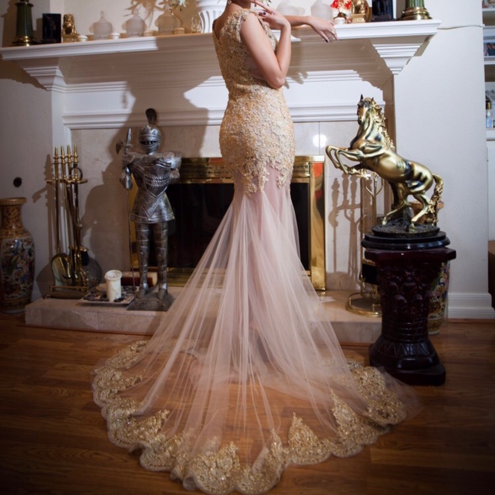 Formal prom/wedding dress